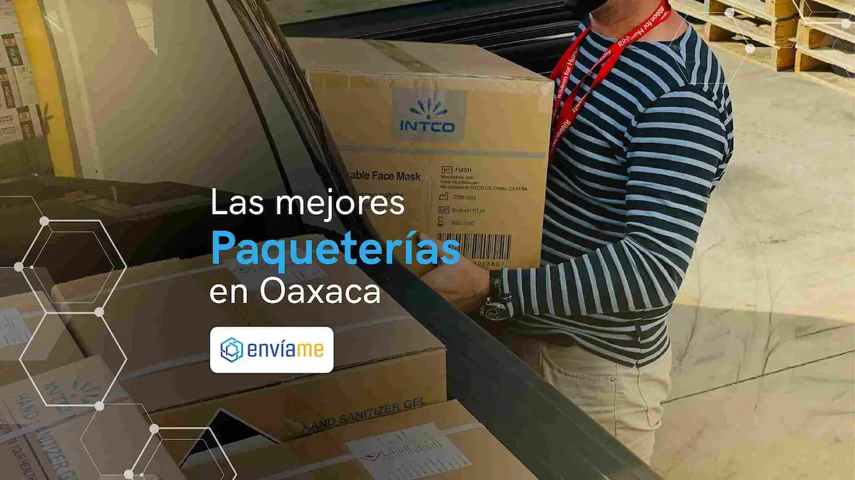 Conductor entregando paquetes en México
