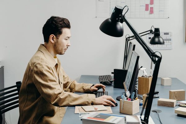 ¿Cómo funciona un webhook y por qué necesitas uno?